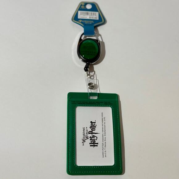 NWT Harry Potter Slytherin ID Badge Holder Retractable Keychain Wizarding World - Picture 3 of 3